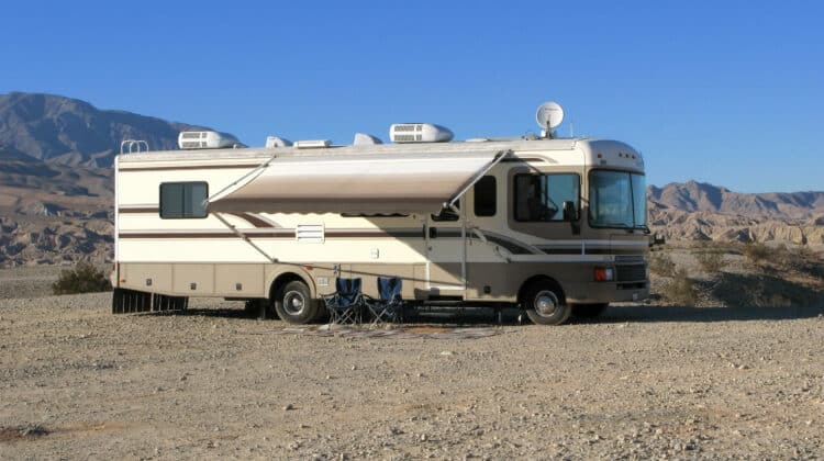 Photo of mobile home in the Californian desert