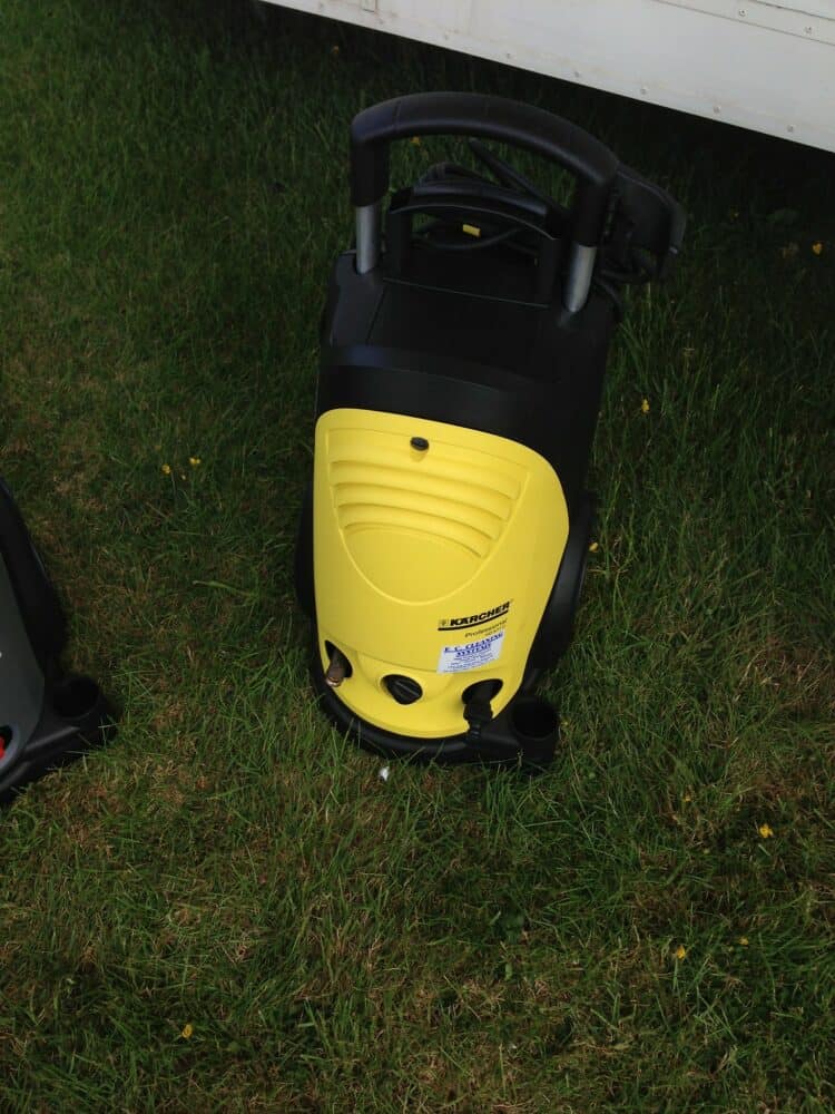 Removing Concrete Stains with a Pressure Washer