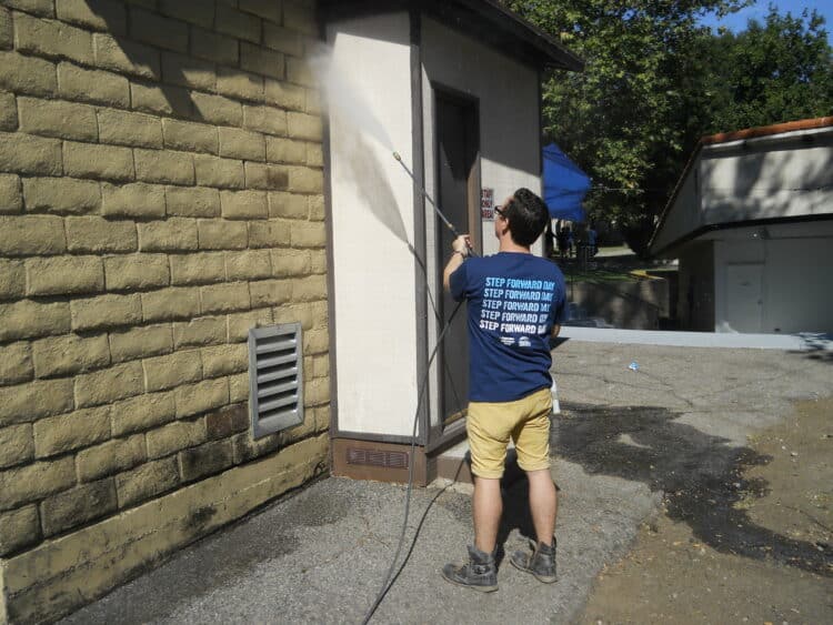 How to use a power washer to clean your home siding