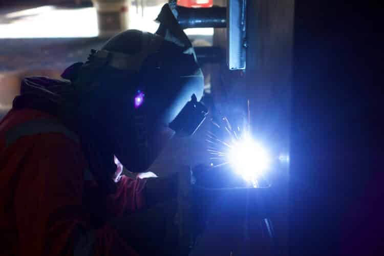 different types of welding helmets