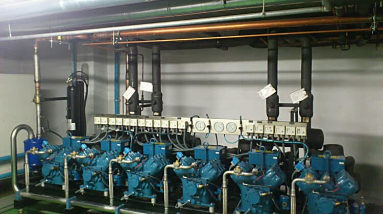 Set of equipment for refrigeration and heat control. Power unit of the compressor machine