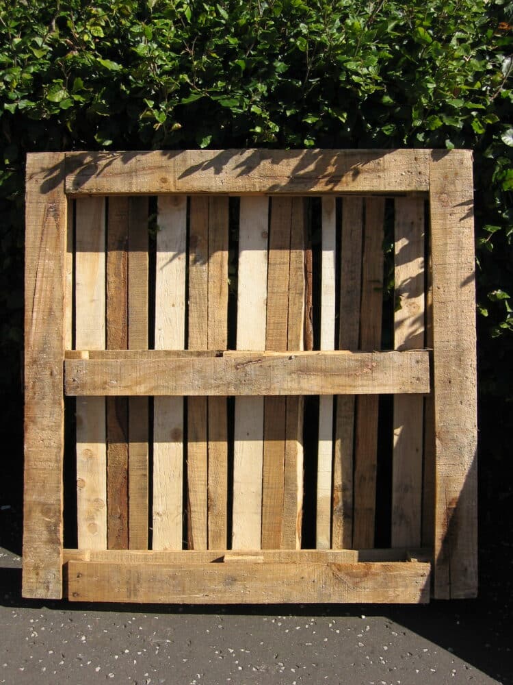 how to take apart a pallet