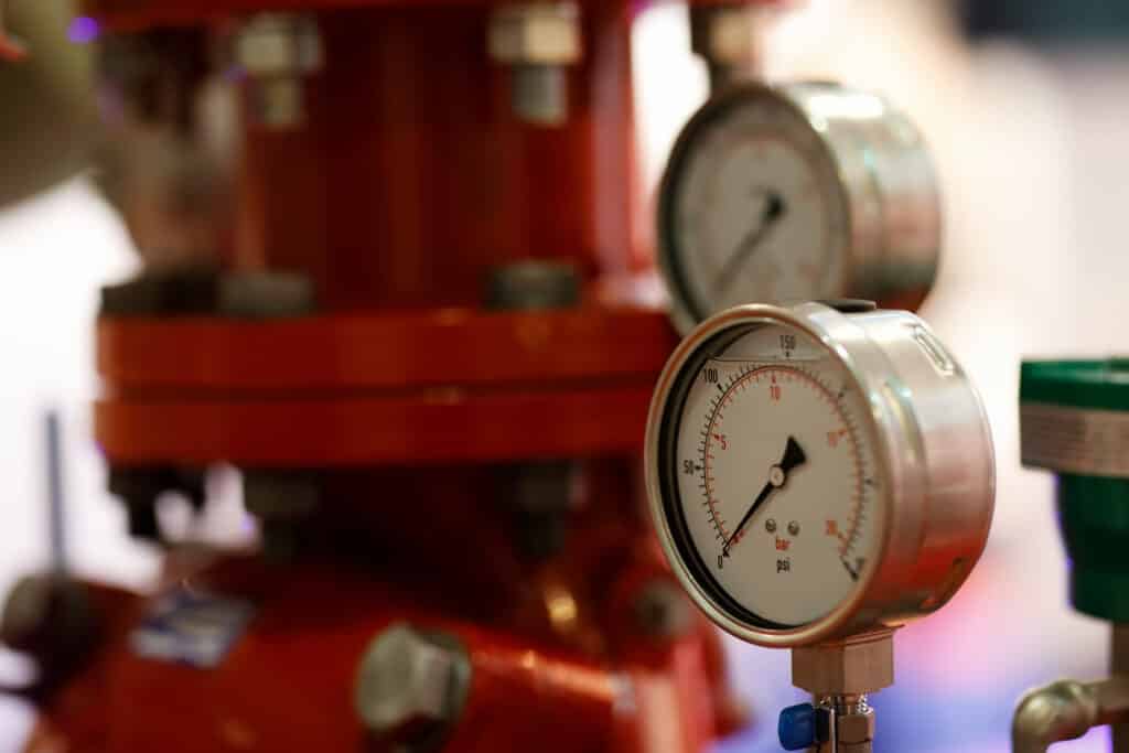 manometers and pump for fire extinguishing system