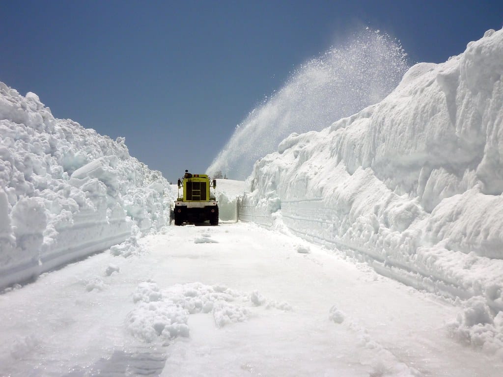 Your Basic Guide to Snowblower Maintenance - Kyle's Garage