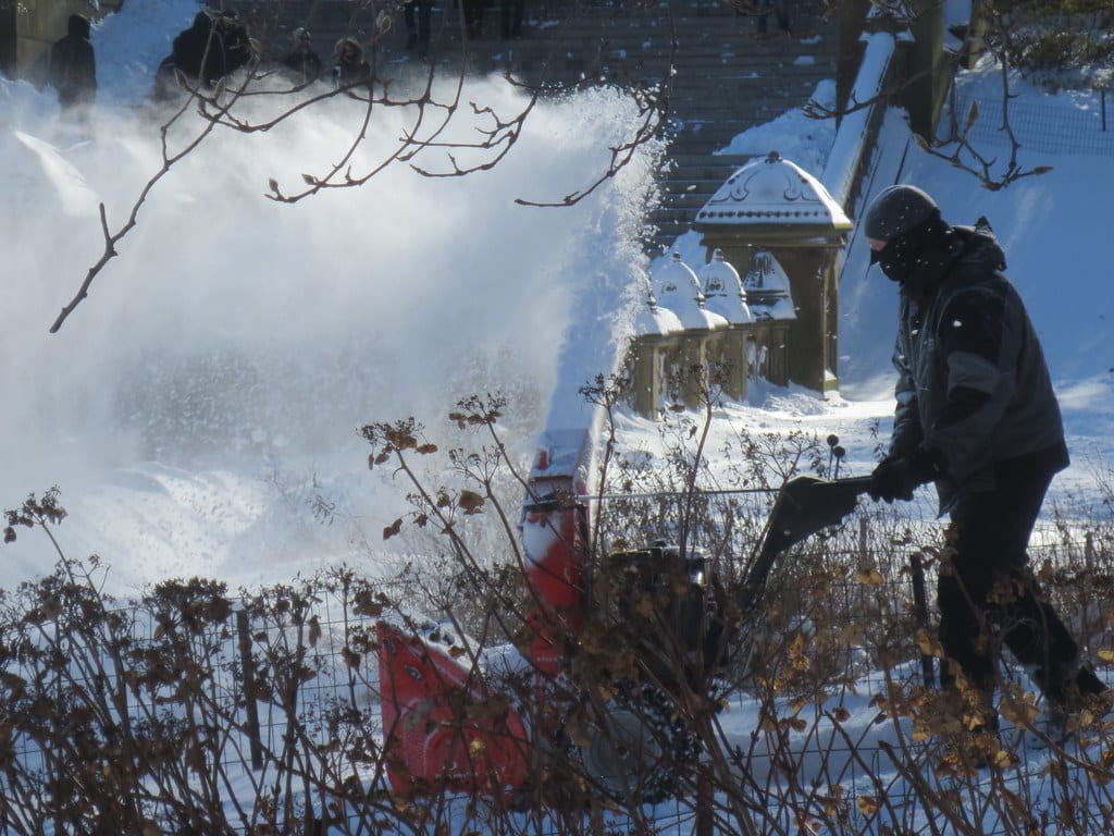 Snow Blower Repair How To Fix a Pull Start That Wont Retract. Kyle's