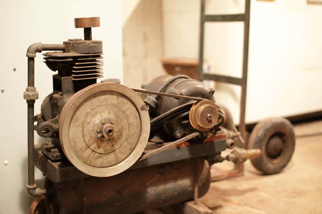 Can I Lay My Air Compressor On Its Side? Kyle's Garage