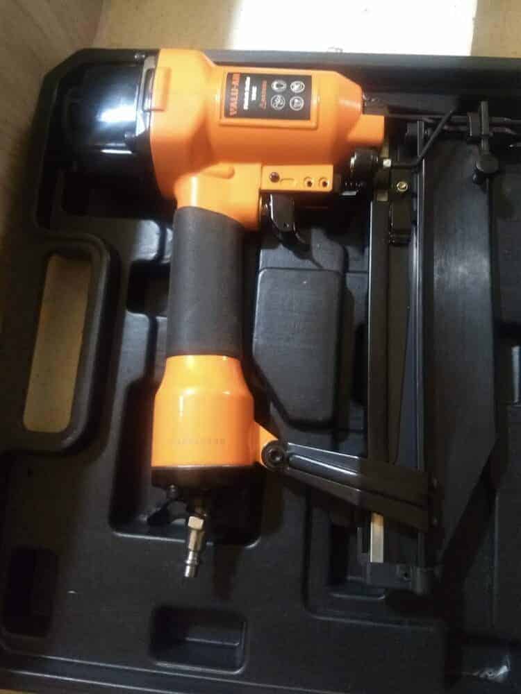 What size air compressor for nail gun