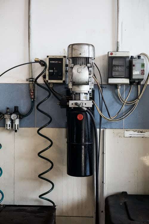 Where to install water separator on air compressor