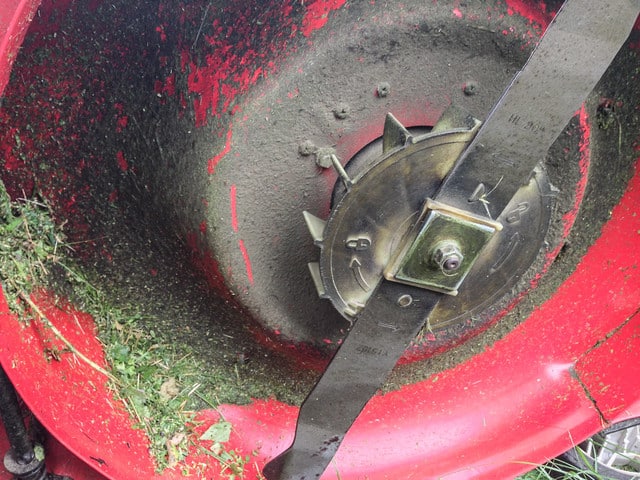 are lawn mower blades reverse threaded